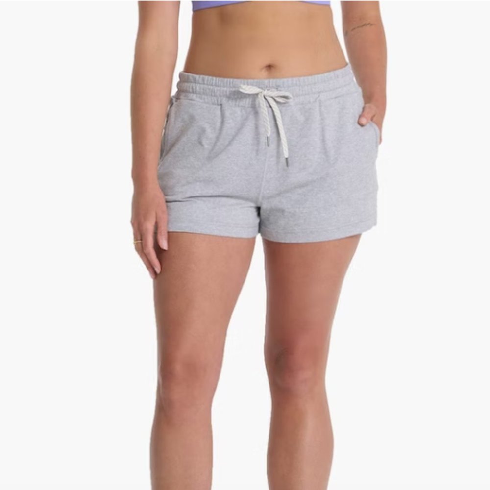 Vuori Halo Performance Short in Pale Grey Heather